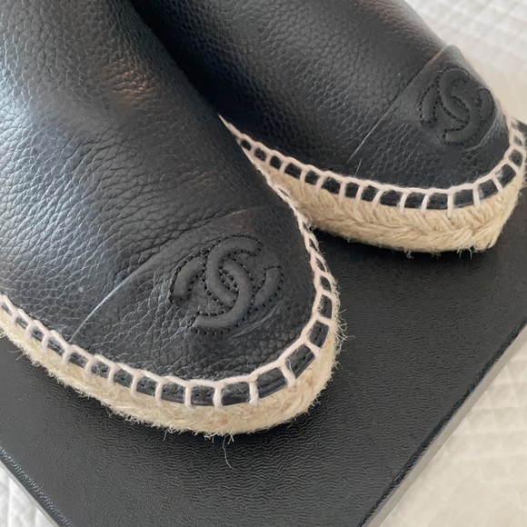 Chanel Espadrilles Black Calfskin - Worn once - Picture 4 of 5
